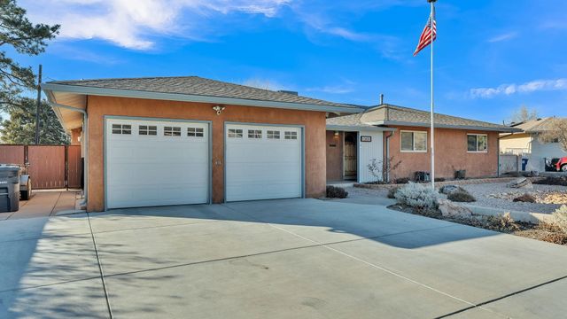 3207 Indiana Street NE, Albuquerque, NM 87110