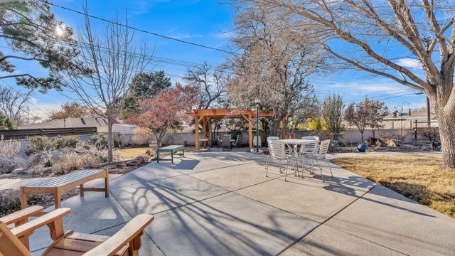 3207 Indiana Street NE, Albuquerque, NM 87110