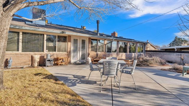 3207 Indiana Street NE, Albuquerque, NM 87110