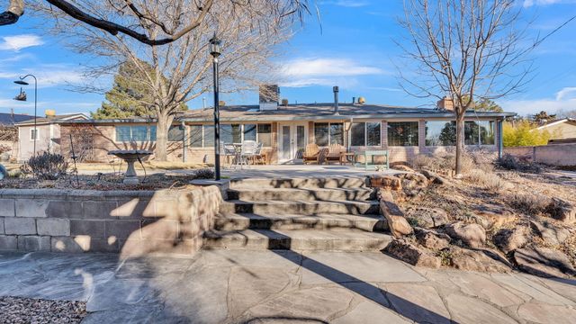 3207 Indiana Street NE, Albuquerque, NM 87110