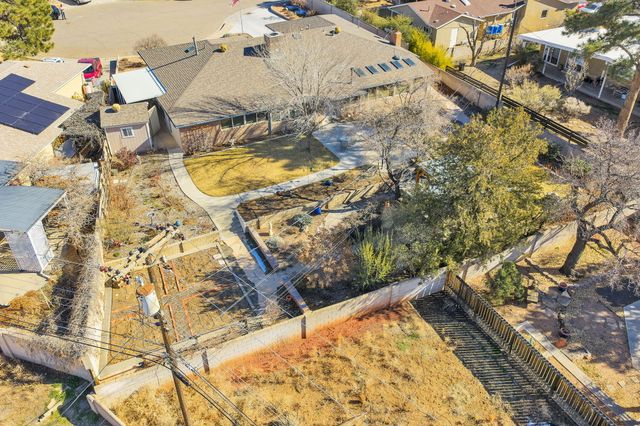 3207 Indiana Street NE, Albuquerque, NM 87110