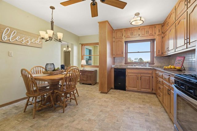 N3355 COUNTY ROAD W, New London, WI 54961