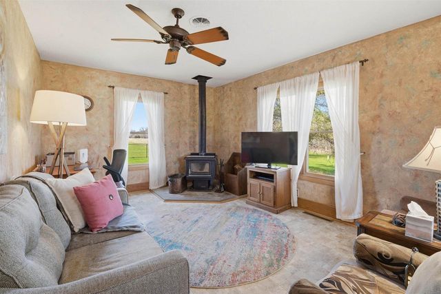 N3355 COUNTY ROAD W, New London, WI 54961