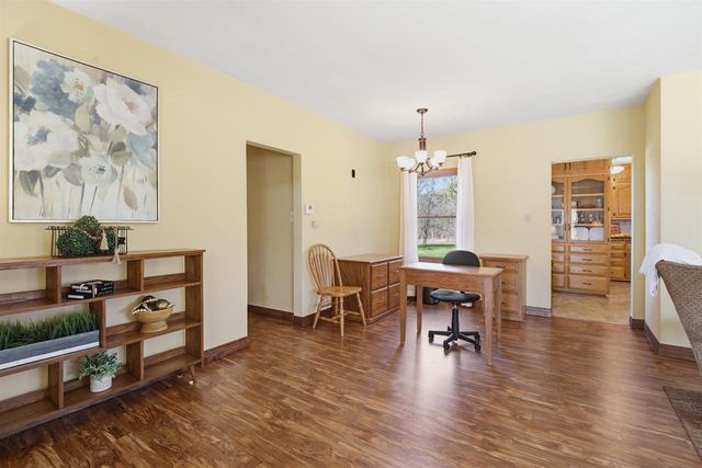 N3355 COUNTY ROAD W, New London, WI 54961