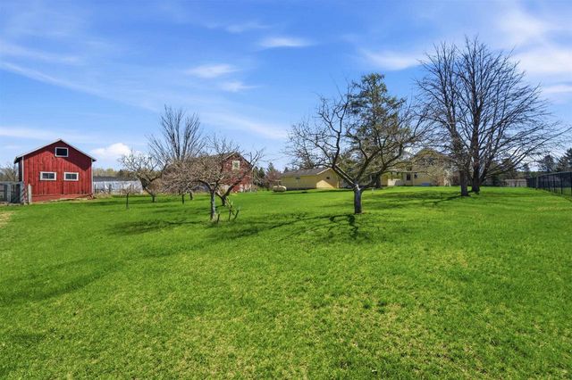 N3355 COUNTY ROAD W, New London, WI 54961