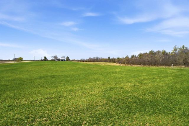 N3355 COUNTY ROAD W, New London, WI 54961