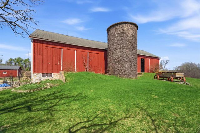 N3355 COUNTY ROAD W, New London, WI 54961