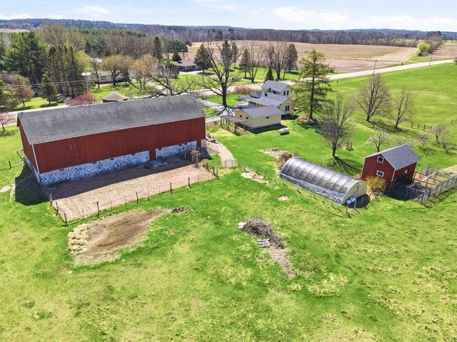 N3355 COUNTY ROAD W, New London, WI 54961
