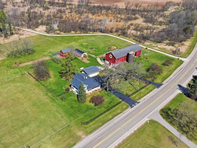 N3355 COUNTY ROAD W, New London, WI 54961