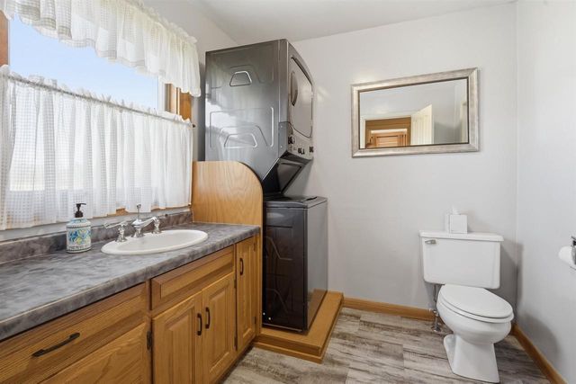 N3355 COUNTY ROAD W, New London, WI 54961