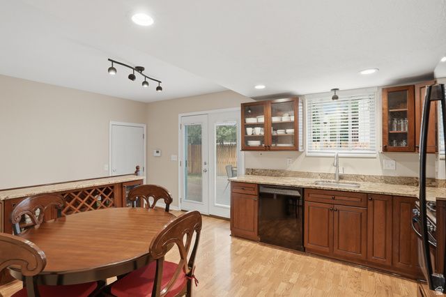 8917 S POWDERHORN DR, Sandy, UT 84093