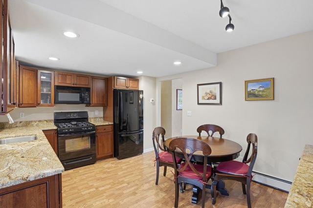 8917 S POWDERHORN DR, Sandy, UT 84093