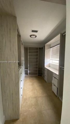 5881 SW 15th St, Plantation, FL 33317