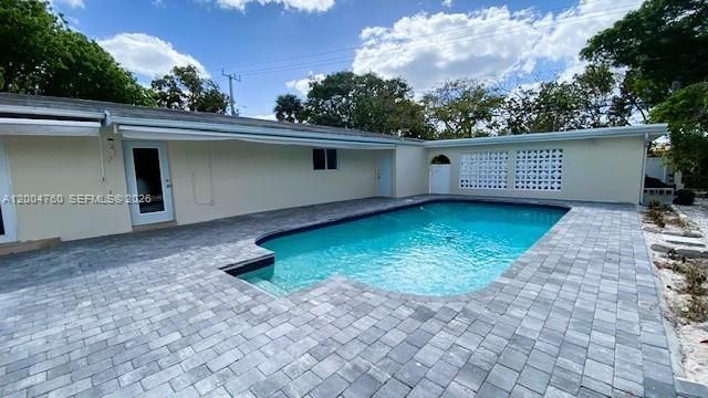 5881 SW 15th St, Plantation, FL 33317