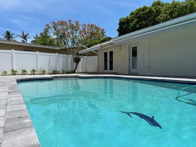 5881 SW 15th St, Plantation, FL 33317