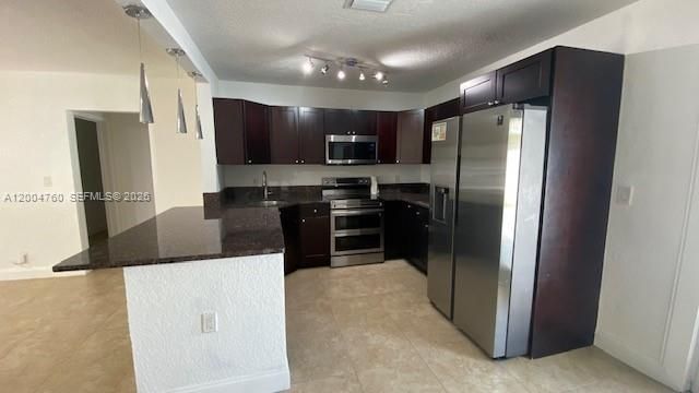 5881 SW 15th St, Plantation, FL 33317