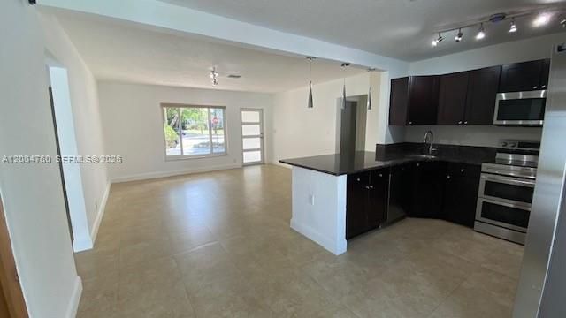 5881 SW 15th St, Plantation, FL 33317