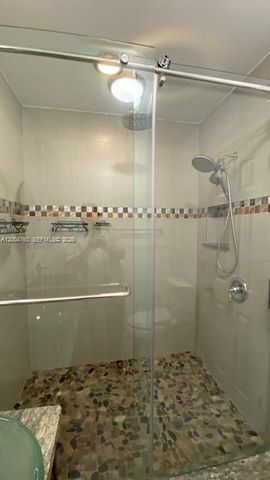 5881 SW 15th St, Plantation, FL 33317