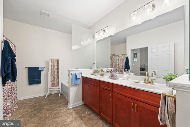 2602 LAKEVIEW PKWY, Locust Grove, VA 22508