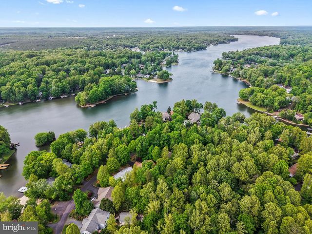 2602 LAKEVIEW PKWY, Locust Grove, VA 22508