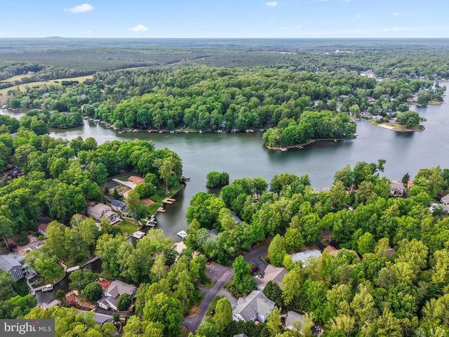 2602 LAKEVIEW PKWY, Locust Grove, VA 22508