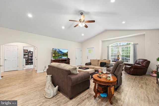 2602 LAKEVIEW PKWY, Locust Grove, VA 22508