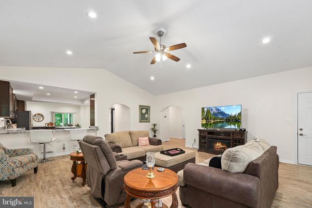 2602 LAKEVIEW PKWY, Locust Grove, VA 22508