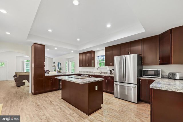 2602 LAKEVIEW PKWY, Locust Grove, VA 22508