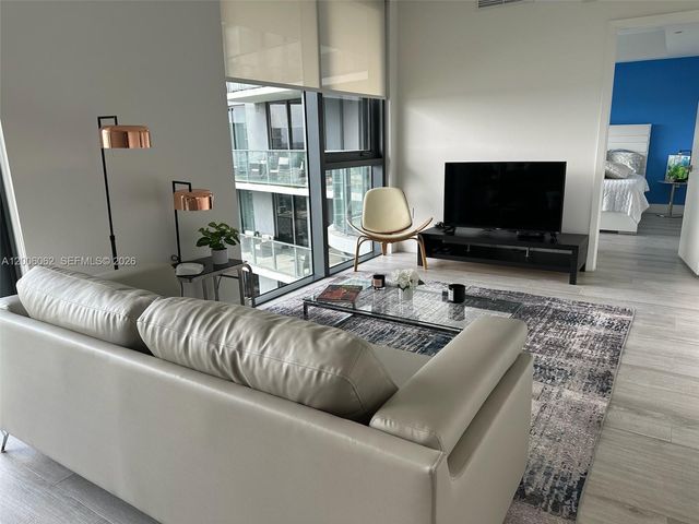 121 NE 34th St 1915, Miami, FL 33137