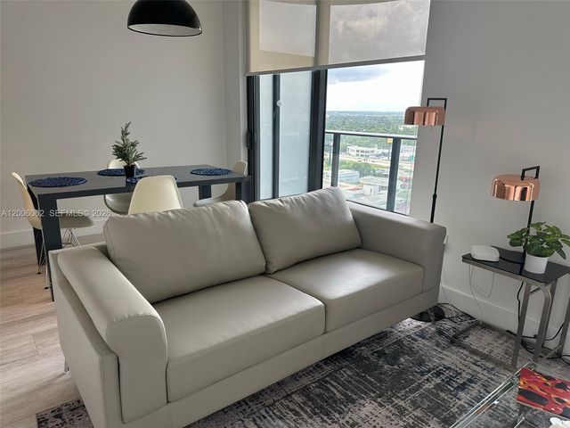 121 NE 34th St 1915, Miami, FL 33137