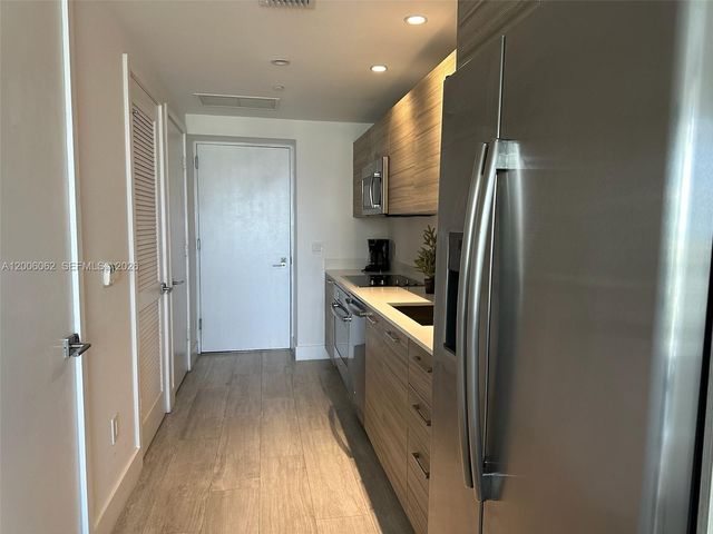 121 NE 34th St 1915, Miami, FL 33137