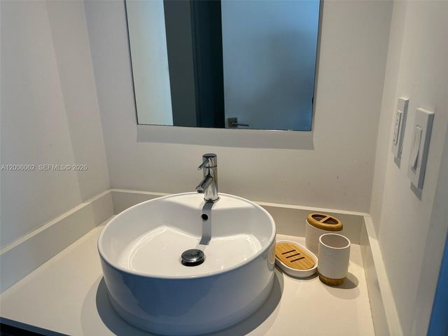 121 NE 34th St 1915, Miami, FL 33137