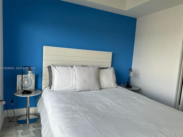 121 NE 34th St 1915, Miami, FL 33137