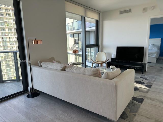 121 NE 34th St 1915, Miami, FL 33137