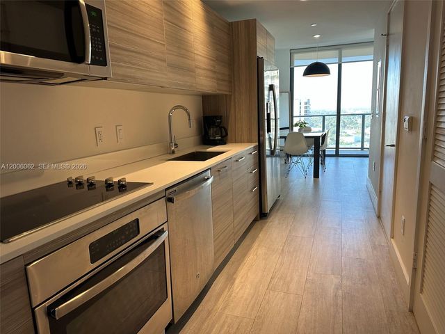 121 NE 34th St 1915, Miami, FL 33137