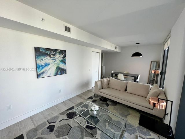 121 NE 34th St 1915, Miami, FL 33137