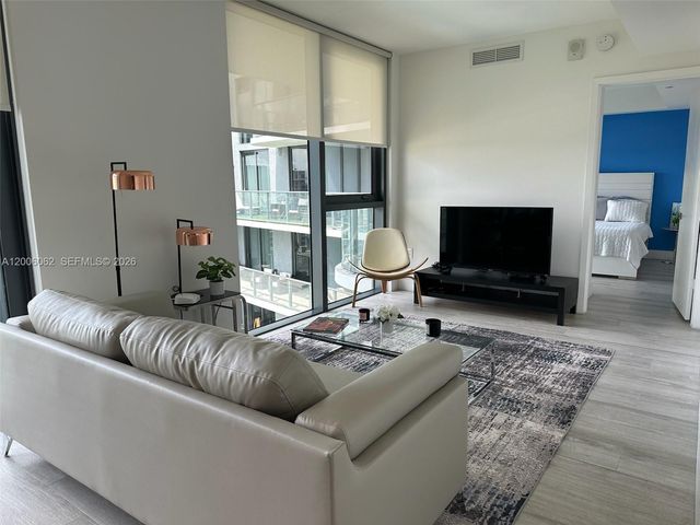 121 NE 34th St 1915, Miami, FL 33137