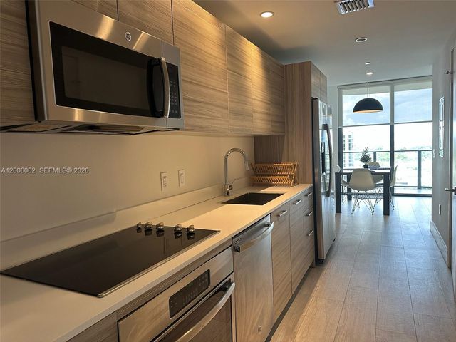 121 NE 34th St 1915, Miami, FL 33137