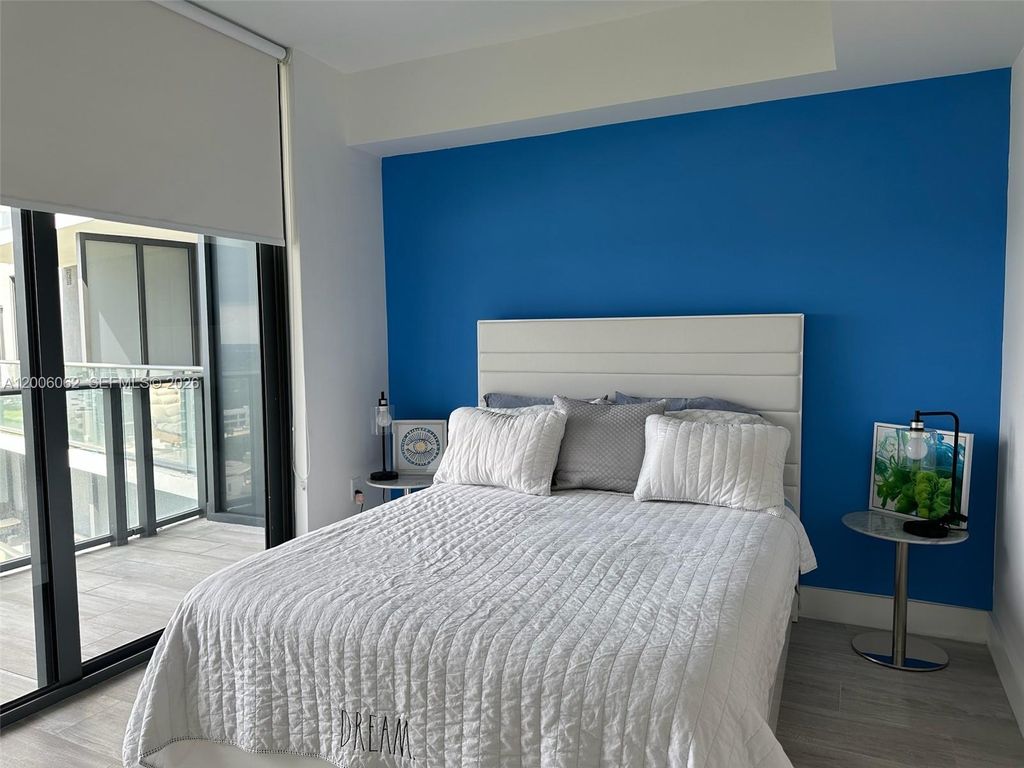 121 NE 34th St 1915, Miami, FL 33137