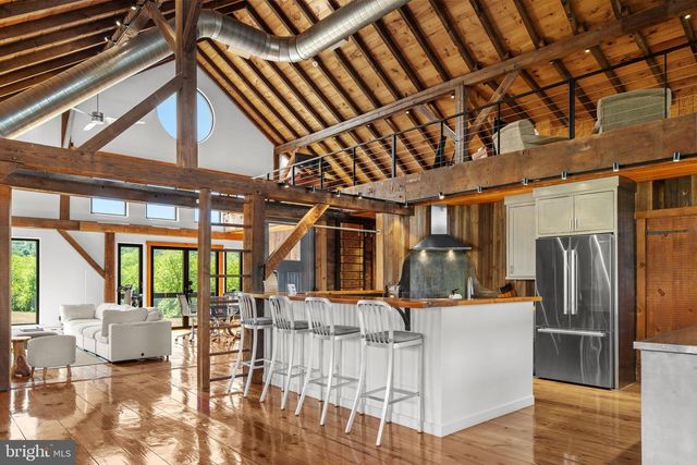 854 SPRING HILL RD, Riegelsville, PA 18077