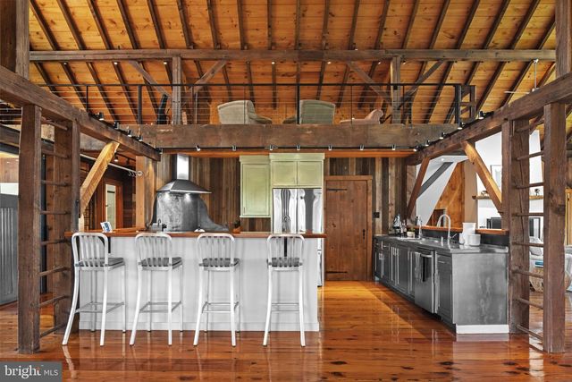 854 SPRING HILL RD, Riegelsville, PA 18077