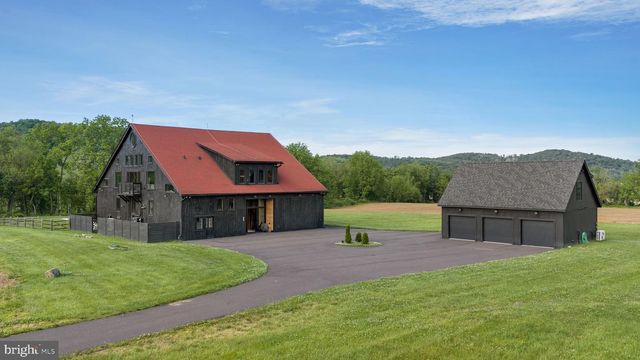 854 SPRING HILL RD, Riegelsville, PA 18077