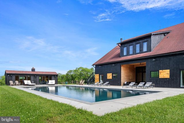 854 SPRING HILL RD, Riegelsville, PA 18077