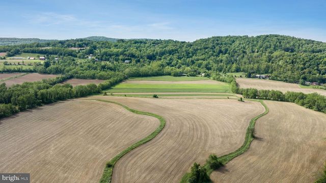 854 SPRING HILL RD, Riegelsville, PA 18077