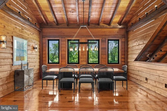 854 SPRING HILL RD, Riegelsville, PA 18077