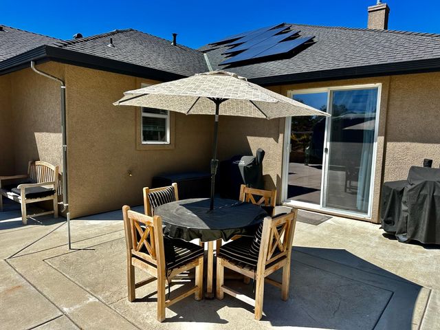 300 Bridlewood Ln, Copperopolis, CA 95228