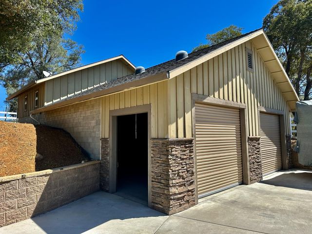 300 Bridlewood Ln, Copperopolis, CA 95228