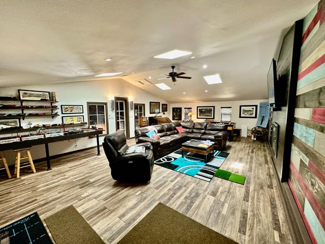 300 Bridlewood Ln, Copperopolis, CA 95228