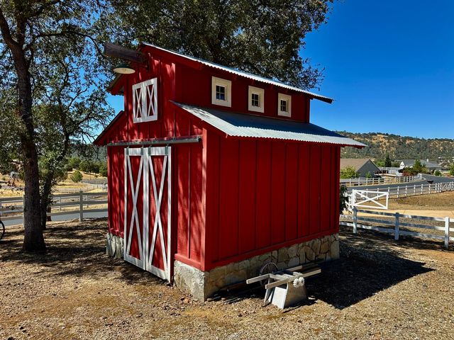 300 Bridlewood Ln, Copperopolis, CA 95228