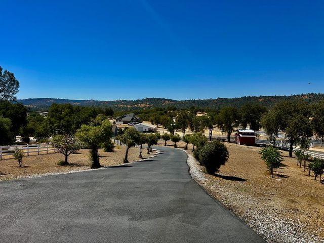 300 Bridlewood Ln, Copperopolis, CA 95228